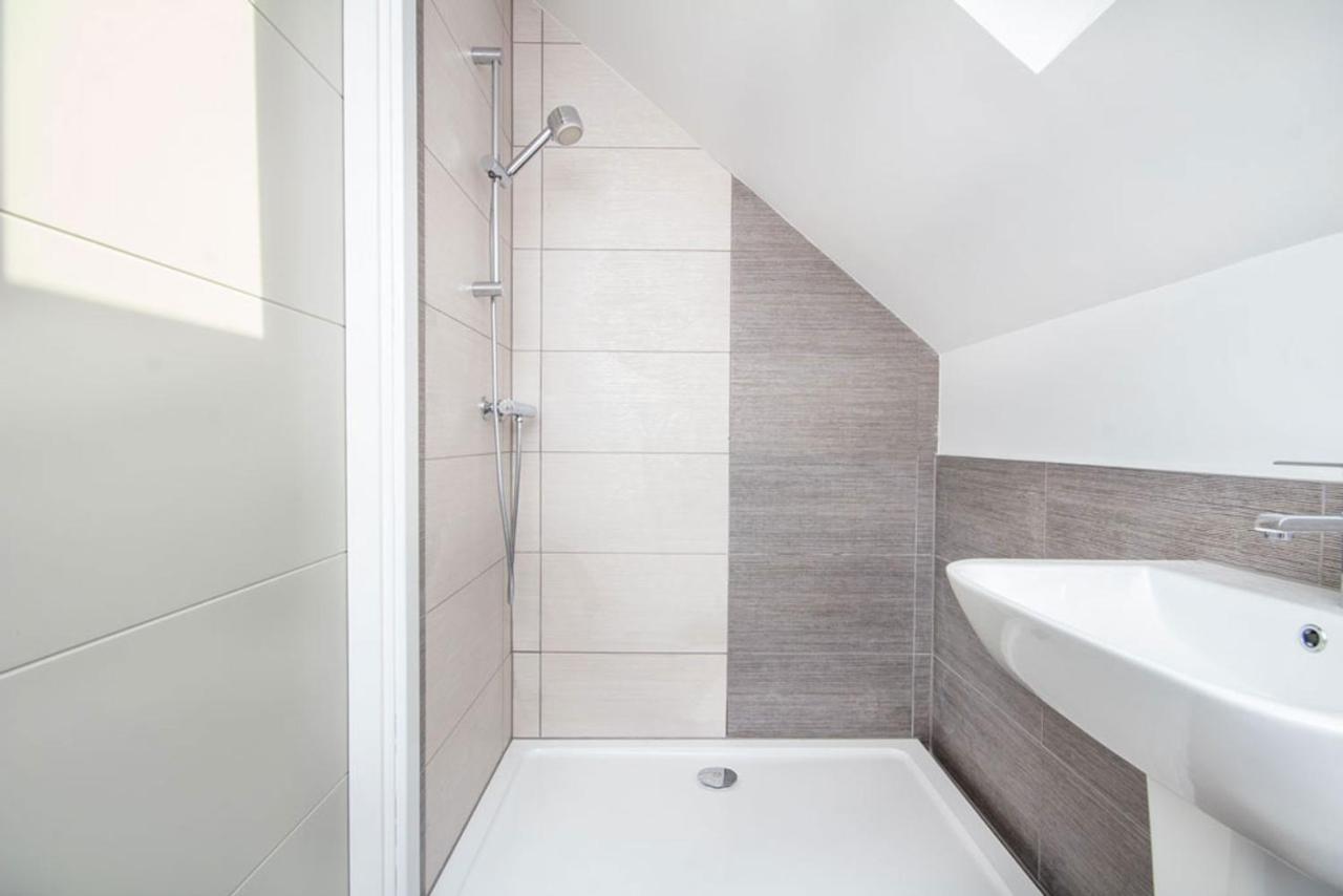 Oakwood Villa Авимор Екстериор снимка